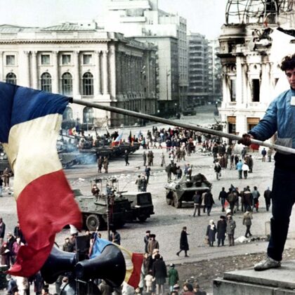 THE 1989'S ROMANIAN REVOLUTION, THE COMMUNIST NICOLAE CEAUSESCU WAS A ROMANIAN DICTATOR ,R